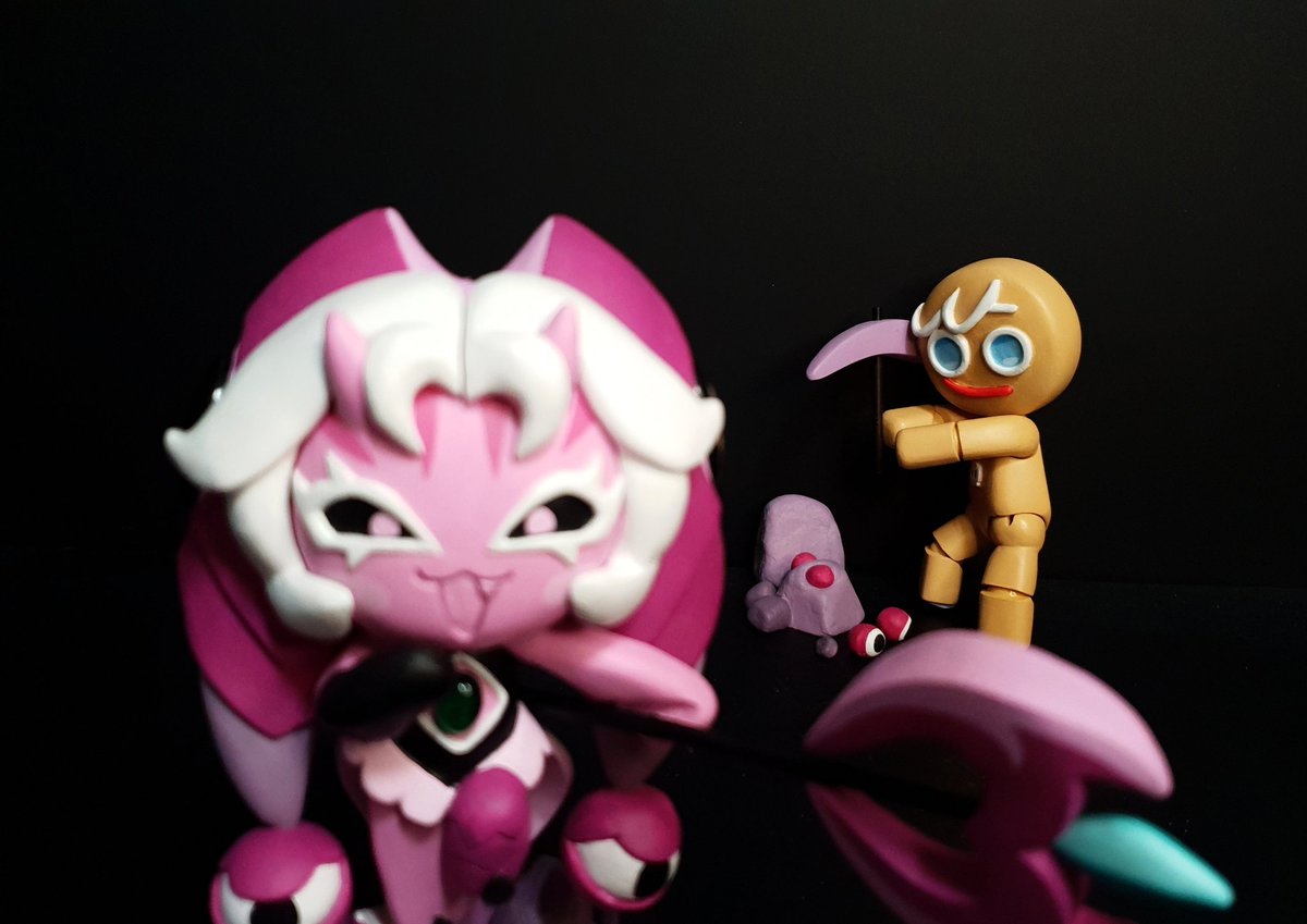 CookieRunOBEN's tweet photo. Check out this clay figurine by @carina_all. 💯
They capture Lychee Dragon Cookie's captivating energy so well! 🧐
Are your mesmerized by this Legendary Cookie? ❤️‍🔥🃏 https://t.co/HNN7NLfYam
