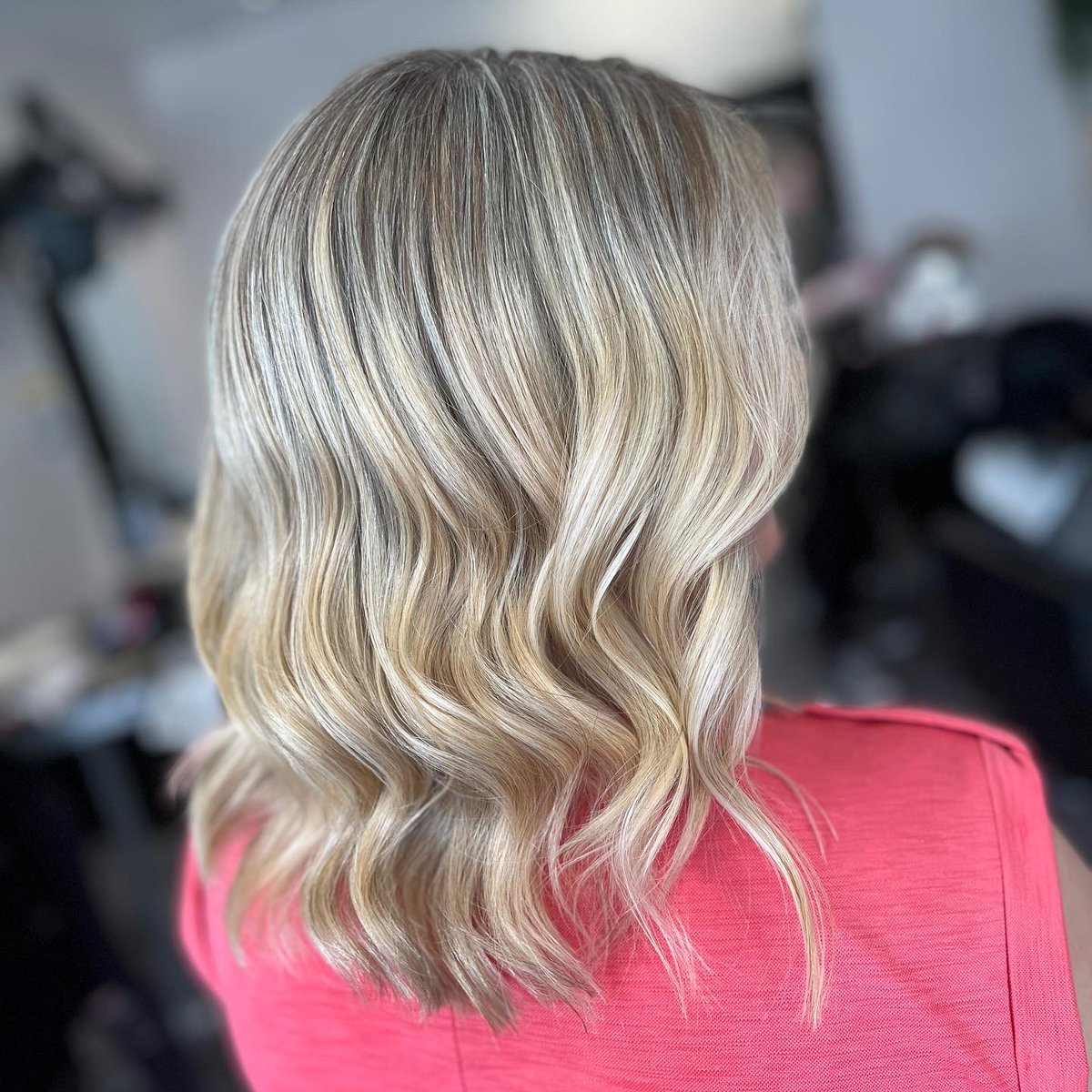 CWhiskersHair's tweet photo. Team Work = Dream Work
check the before pic
Highlights by Ellie, Cut & styled by Dionne
#teamwork #cardiffhair #cardiffhairdresser #highlights #bobhaircut #wella #hair #cantoncardiff #cowbridgeroadeast #supportsmallbusiness #localsalon #restyle #hairideas #ghd https://t.co/8mcAq3dHed