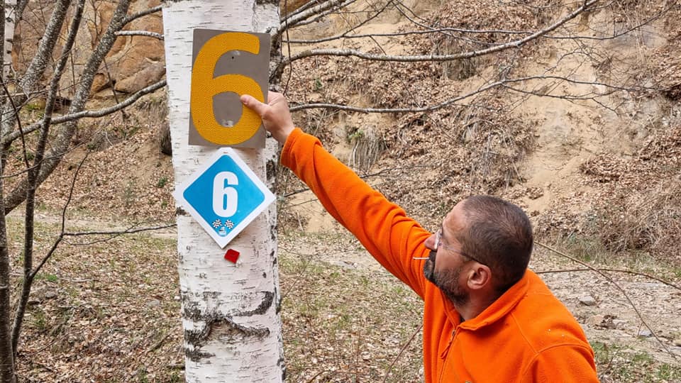 RodopiChallenge's tweet photo. OC 50 MILES 2022 – ΦΡΕΣΚΑΡΙΣΜΑ ΣΗΜΑΤΟΔΟΤΗΣΗΣ

Ποιο είναι το ενδιαφέρον της ιστορίας;

Oι πινακίδες των τελευταίων 10 χιλιομέτρων είναι προσφορά του 5άστερου ROUTer Γιώργου Τσιρωνά προς τους συναθλητές του που θα λάβουν μέρος σε λίγες μέρες στον αγώνα! https://t.co/0G0RQgIxH3