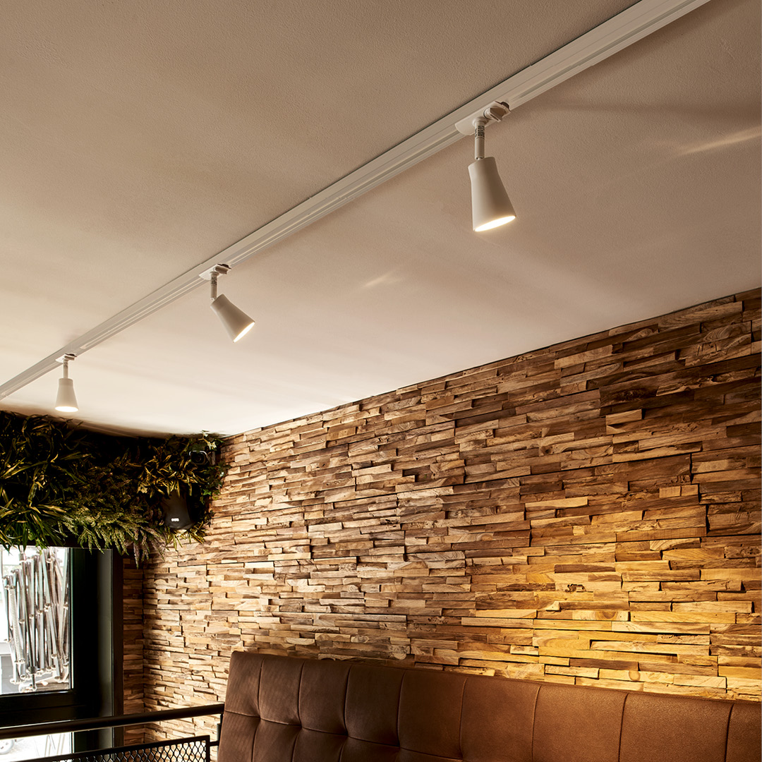 slvnorway's tweet image. La oss prate om  #strømskinner. Mer presist 1-tenningsstrømskinne vs. 3-tenningsstrømskinne!
På vår hjemmesides katalogside, finner du inspirerrende brosjyrer med fine eksempler på bruksområder på begge systemer. 
👉slv.com/no_nb/service/…