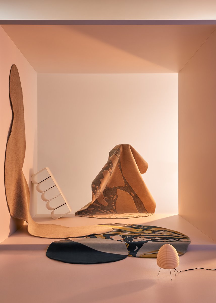 Forma is a symbol of the audacious. Contemporary textures set upon naturally sporadic shapes form the base of the collection’s design. It’s an exploration of the nuances of beauty, as the intricate weaves of daring colour and graphics speak to one another.⁠