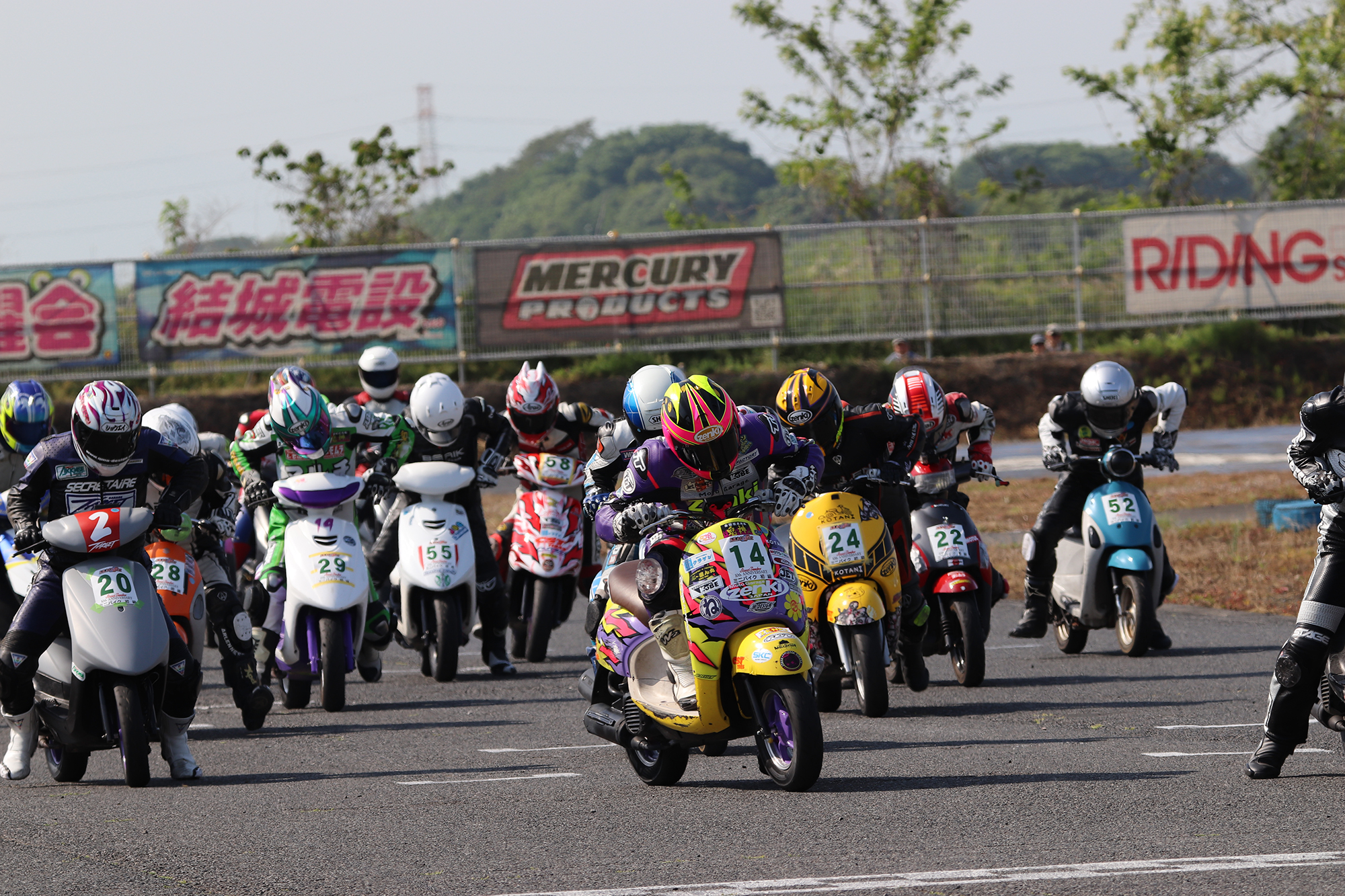 ストリートボンバー Rt Nekoyocchi フルグリッド フルグリッド なんかいっぱいいる ストボン T Co Qpz6hhqfwh Twitter