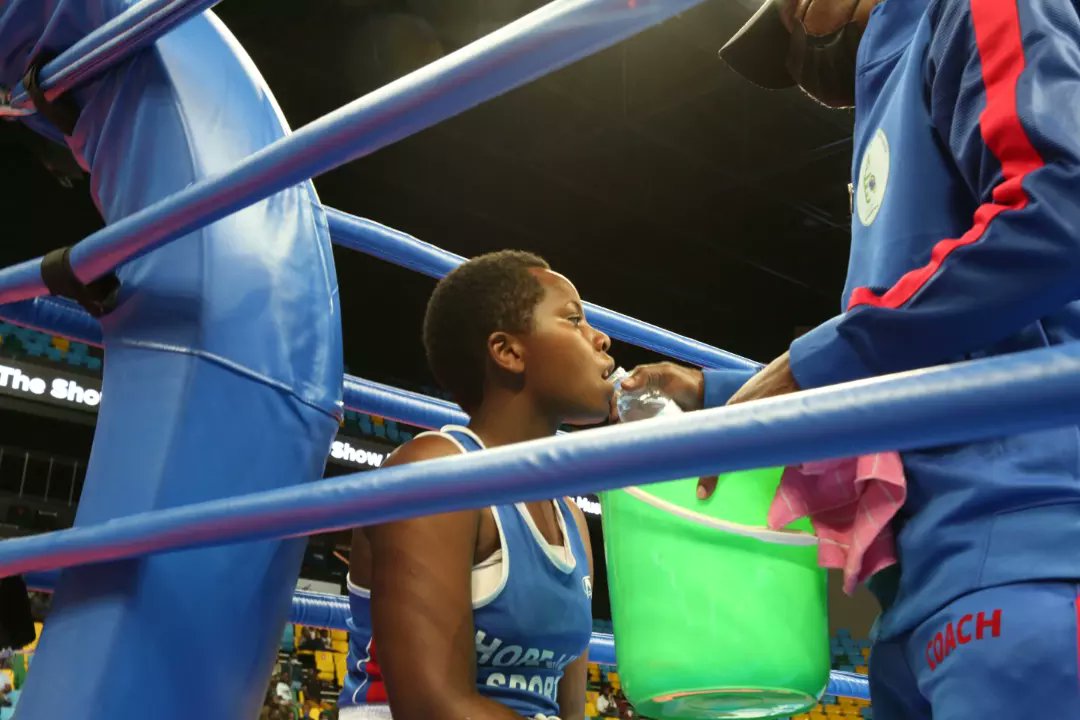 BoxeRwandais's tweet photo. Meet with our girl "Ange" from inkuba boxing club
In Rwanda martial art festival at kigali arena.
#boxingrwanda #urugerodesign #iteramakofe #urugerorab #umukinowiteramakofe #boxerwandais https://t.co/SXJ7sXz9Xz