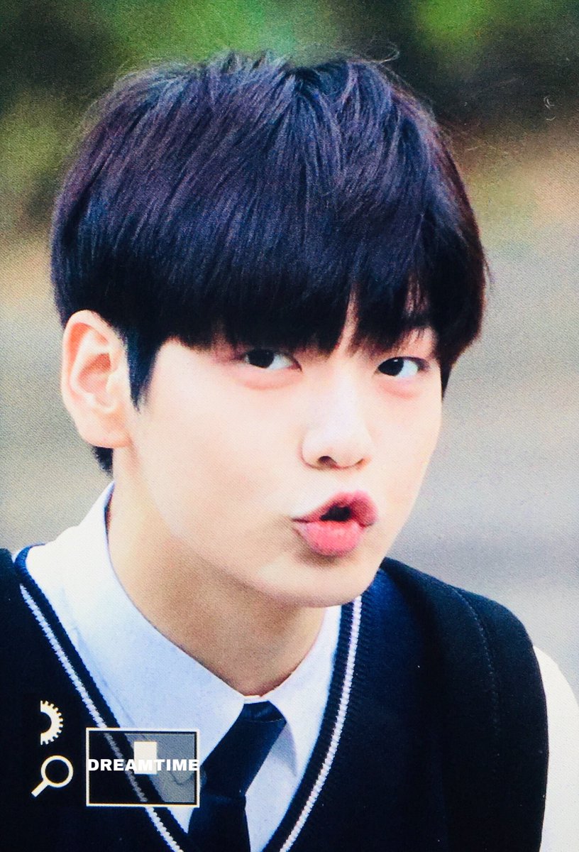 hhbsly's tweet photo. 응칠도 쭈은 거 같다.. https://t.co/5KGunXShUe