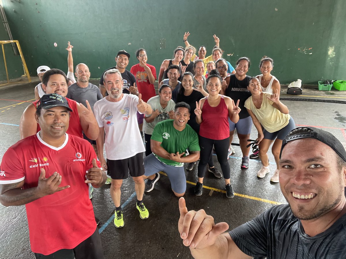 TournierEric1's tweet photo. De plus en plus d’agents de @EducationTahiti pratiquent le sport durant la pause méridienne.
Santé, qualité de vie au travail, esprit d’équipe ! #administrationactive @LEHARTELChrist1 https://t.co/zRGLm6XolA