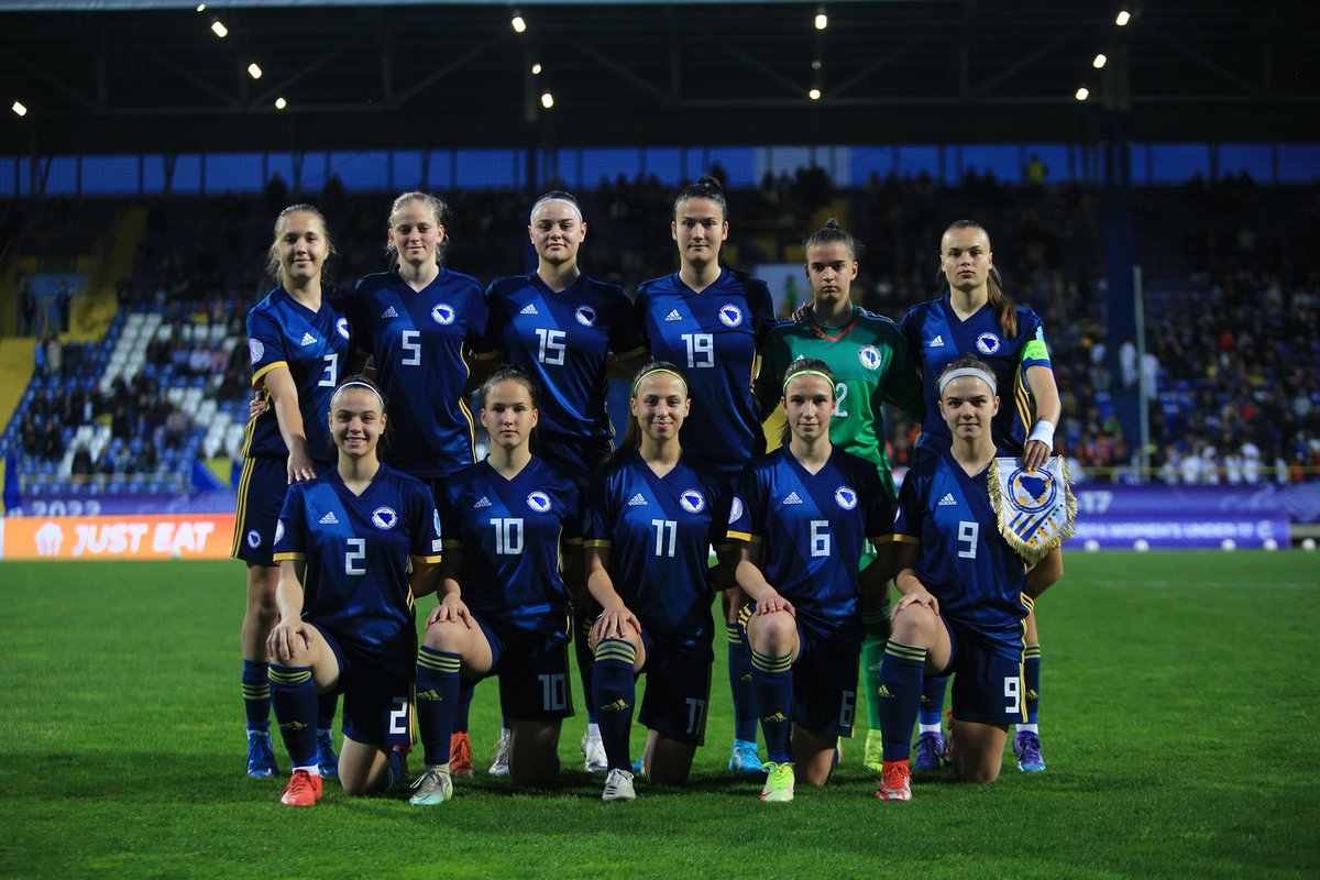 NFSBiH's tweet photo. FOTO: Bosna i Hercegovina - Holandija (WU17)

 #nfsbih #ffbh #eurowu17 #ujedinjeniijednaki #bosna #hercegovina https://t.co/R1ZLjwcao5
