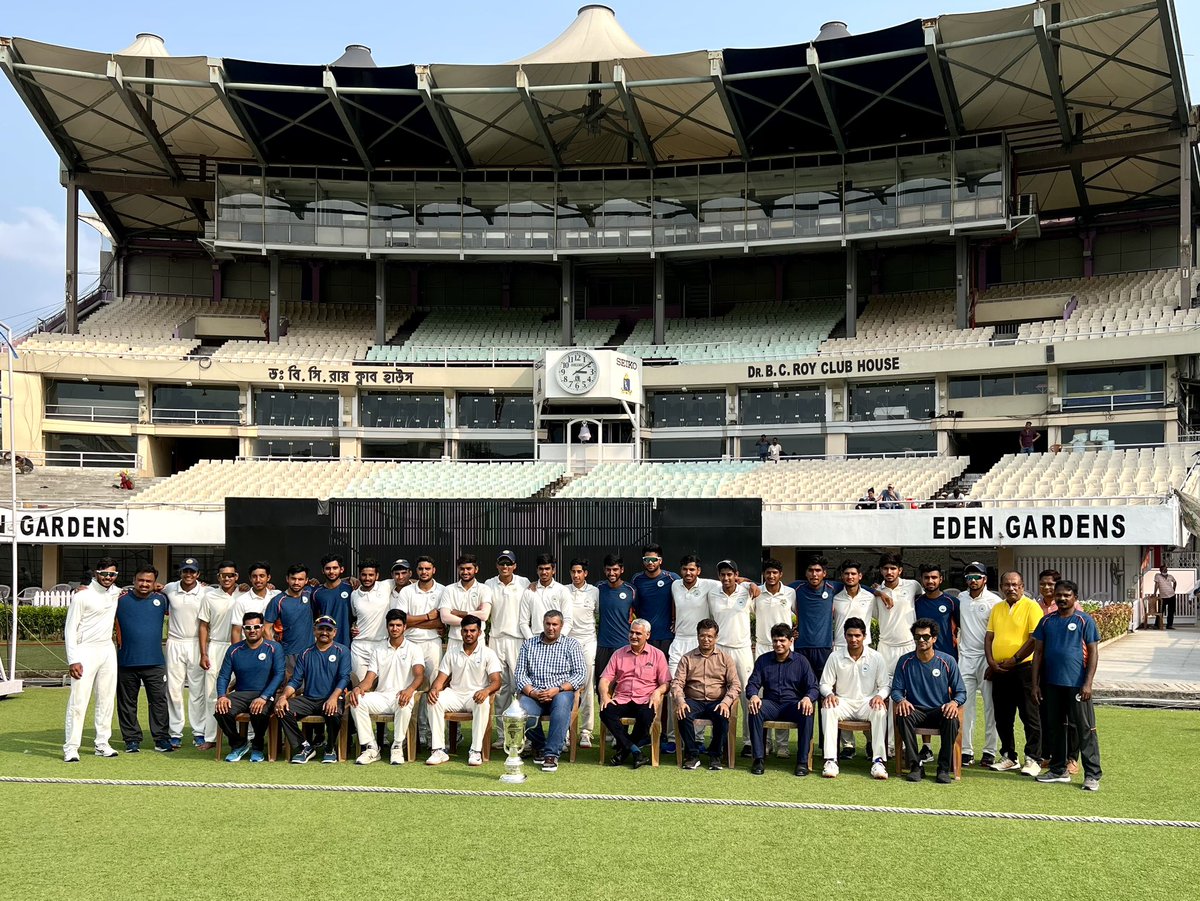 Champions!! Congratulations to this proud band of brothers who have achieved the rare double of the Vinoo Mankad and the Cooch Behar Trophies! The undisputed U19 Champions of India! Nishant Sindhu receives the trophy from BCCI Jt. Secty. Mr. Jayesh George along with Mr. Dalmiya