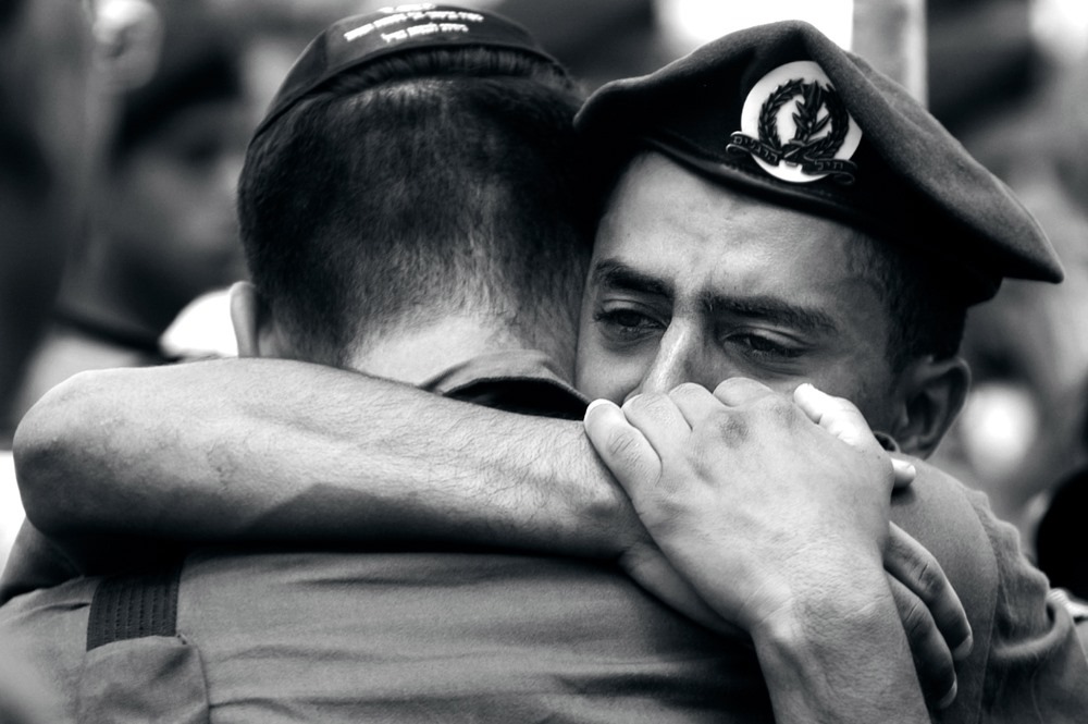 StandWithUs's tweet photo. 24,068 IDF soldiers, police officers, &amp; other members of #Israel's security forces have given their lives to protect Israel. Today, on Israel's Memorial Day, we remember the sacrifice that these heroes made in order to ensure that Israelis are able to live safely.🕯️
#YomHazikaron https://t.co/V58qBKSZ4M