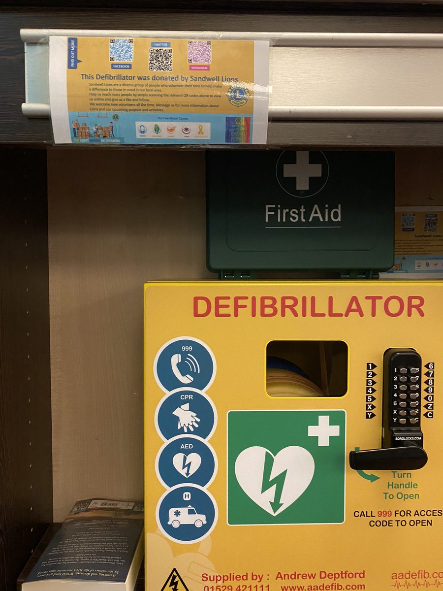 sandwelllions's tweet photo. 🦁❤️Did you know Sandwell Lions have placed a defibrillator in @Thimblelibrary?
👏Many local people helped us raise the funds for it. Thank you
✅It’s located on the left in the main part of the library
👍Message us if you’d like more information.
#sandwelllions #defibrillator https://t.co/fnrjEaiREE