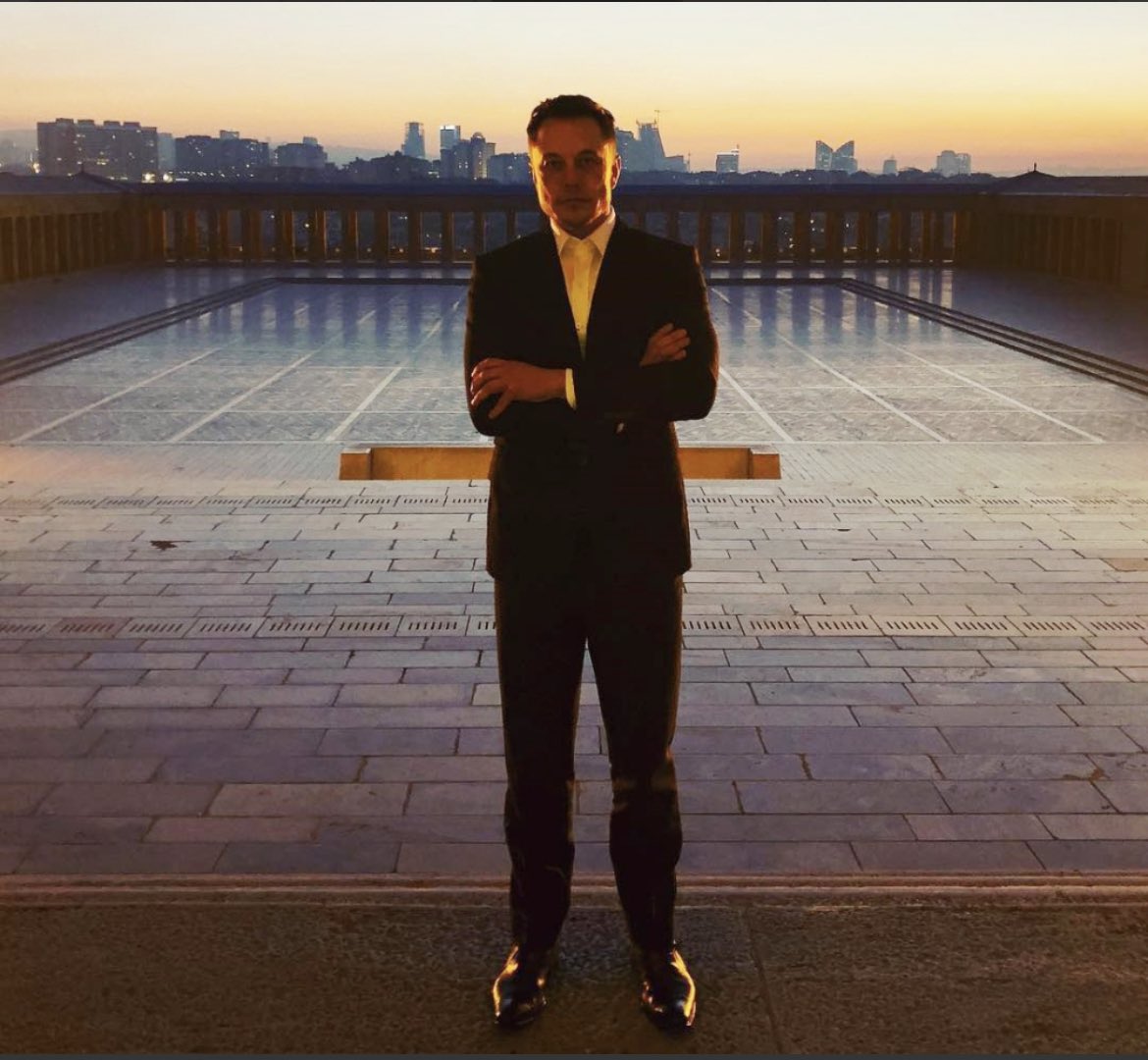 OzGGuR's tweet photo. @elonmusk Exactly Sir, you know how to find and reach the sunlight. https://t.co/VdQfU0iPJK