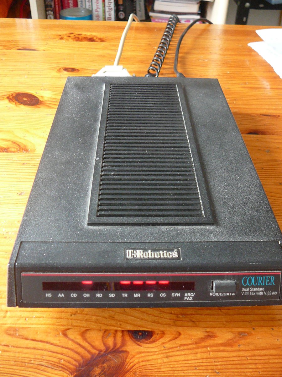 kuenzler's tweet photo. @tbi881 @Swisscom #SwisscomDown #Gerücht:
In der Nacht nach der Ankündigung der Ratelimiter-Erhöhung wollte @Swisscom die neuen #Megabit pro Sekunde eintöggelen.
Das Tubel-#Ratelimiter-System erwartete aber eine Eingabe in #Kilobit pro Sekunde…
😳🥶🤬 https://t.co/8B0D27VwZI