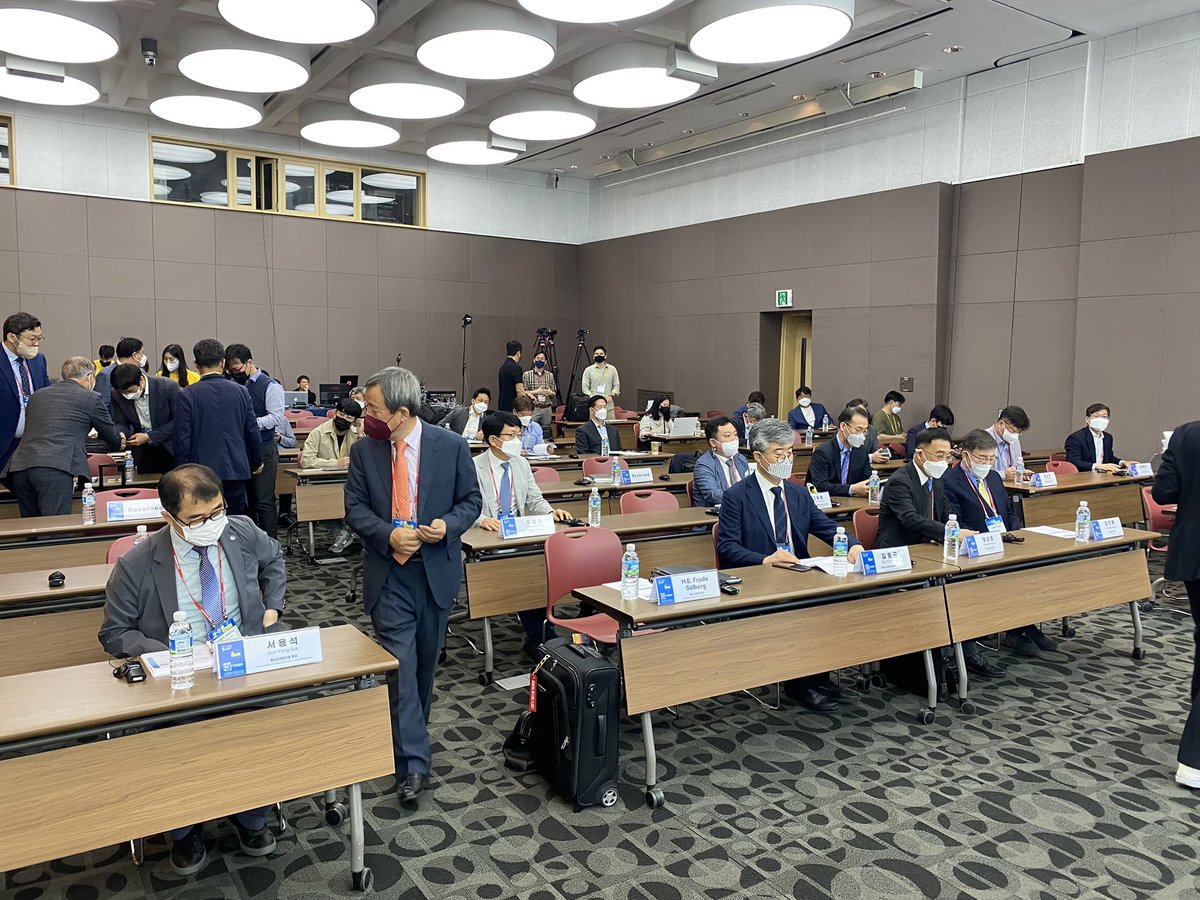 🇳🇴🇰🇷 together for a green maritime future! In Jeju this morning for a keynote on non-emission shipping experiences from Norway! <a href="/Rederiforbundet/">Rederiforbundet</a> <a href="/kldep/">Klima- og miljødep</a> <a href="/NFdep/">Nærings&fiskeridep</a> <a href="/NME/">NME</a> @MOTIEKoreaEng <a href="/mofkorea/">해양수산부</a> <a href="/Hurtigruten/">Hurtigruten</a> <a href="/yara/">Yara International</a>