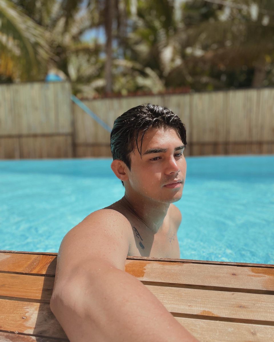 InigoDPascual's tweet photo. ❤️ tara swimming https://t.co/guAjYfIhO9