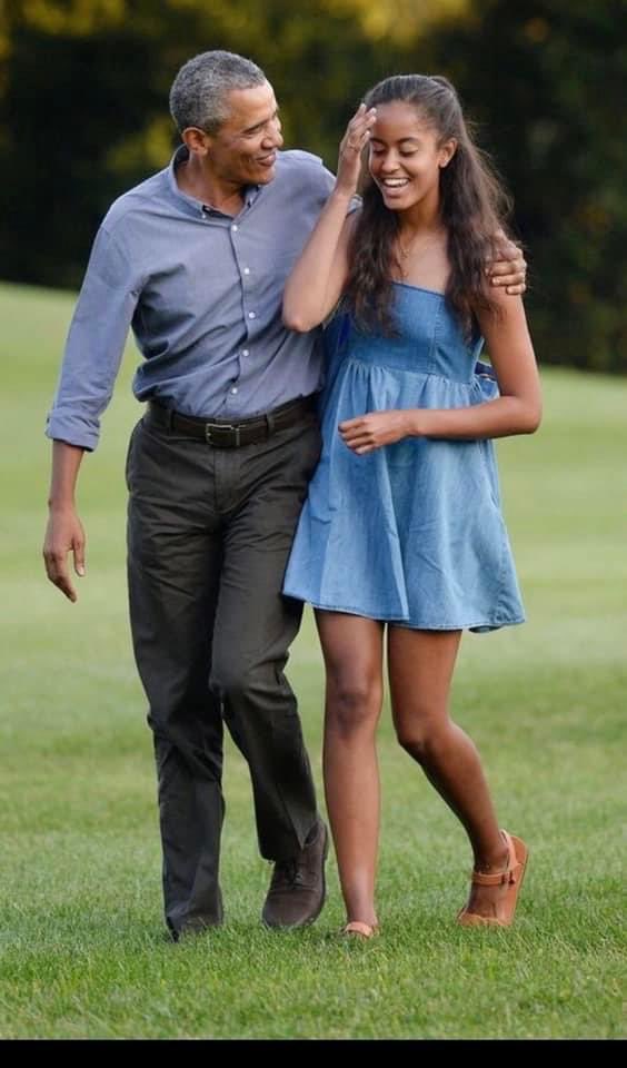 AuthorJoeNBrown's tweet image. Missing the happy times we had with our 44th President (#BarackObama) and his daughters, Malia and Sasha #Obama. #FirstDaughters ⁦@BarackObama⁩ ⁦@POTUS44⁩