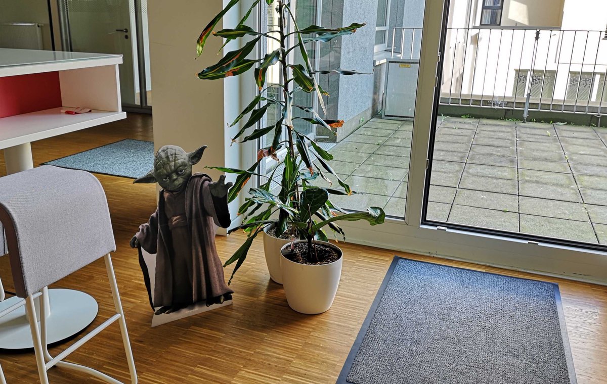 christianweyer's tweet photo. 🧑‍🚀The @thinktecture office is part of the Rebel Alliance today.

Thank you @UBrummack 🙏🏼

#MayThe4thBeWithYou #MayTheFourthBeWithYou 
#StarWars https://t.co/2O1MtJpEmC