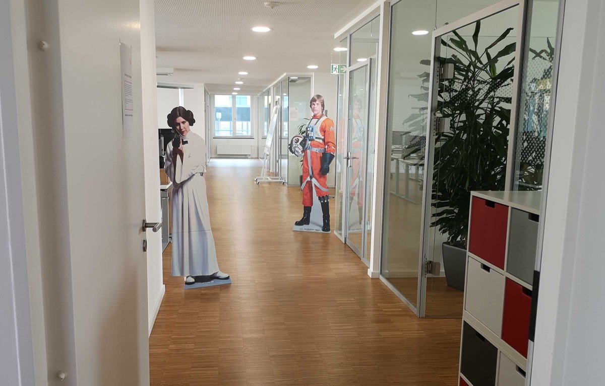 christianweyer's tweet photo. 🧑‍🚀The @thinktecture office is part of the Rebel Alliance today.

Thank you @UBrummack 🙏🏼

#MayThe4thBeWithYou #MayTheFourthBeWithYou 
#StarWars https://t.co/2O1MtJpEmC