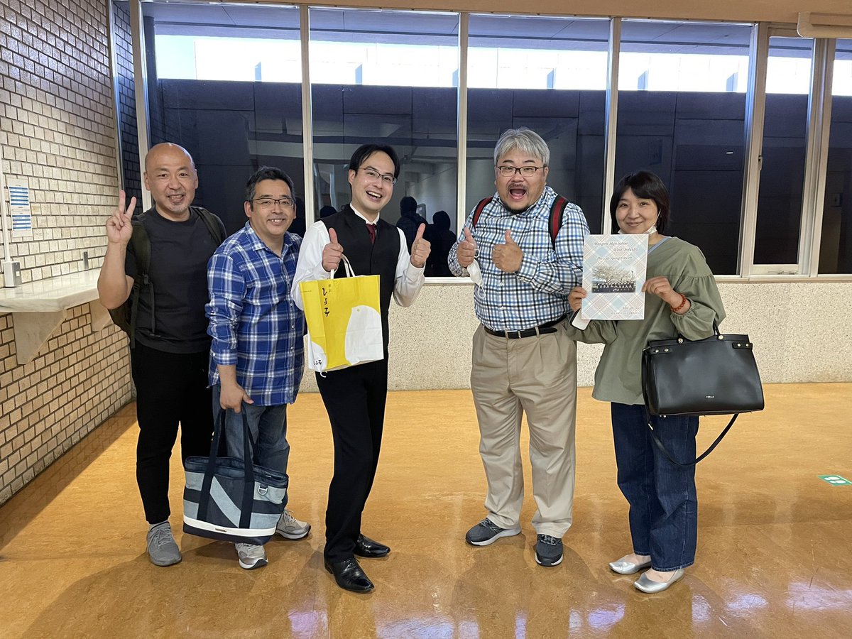 takao_hatakeda's tweet photo. 水戸女子高校吹奏楽部の定期演奏会に行ってきました❗️4月から赴任した我らが川村伸彦先生と生徒の皆さんの、弾ける舞台を楽しんできました🎉大変なこともあったと思いますが、短期間でのここまでの仕上がりはさすがです🙆‍♂️今後が楽しみですね✨高輪台OGの保護者の方も応援にいらしていました‼️ https://t.co/VFB2hmzYmC