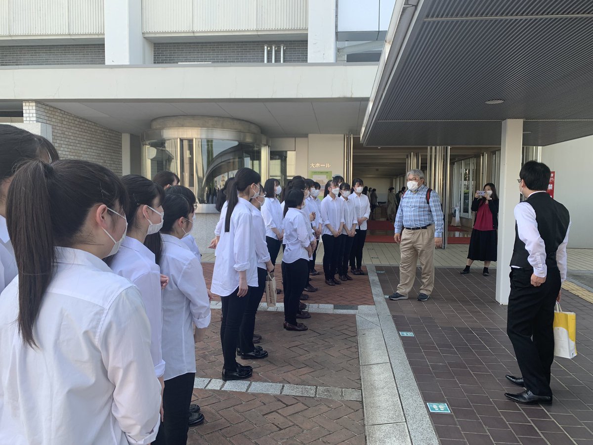 takao_hatakeda's tweet photo. 水戸女子高校吹奏楽部の定期演奏会に行ってきました❗️4月から赴任した我らが川村伸彦先生と生徒の皆さんの、弾ける舞台を楽しんできました🎉大変なこともあったと思いますが、短期間でのここまでの仕上がりはさすがです🙆‍♂️今後が楽しみですね✨高輪台OGの保護者の方も応援にいらしていました‼️ https://t.co/VFB2hmzYmC