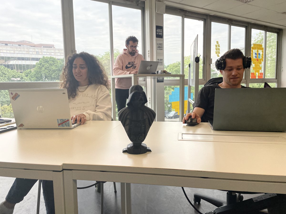 dimitry18's tweet image. En ce #StarWarsDay, May the 4th be with you (et avec les étudiants/apprenants @Epitech et @webacademie)✨

#MayThe4thBeWithYou #StarWars