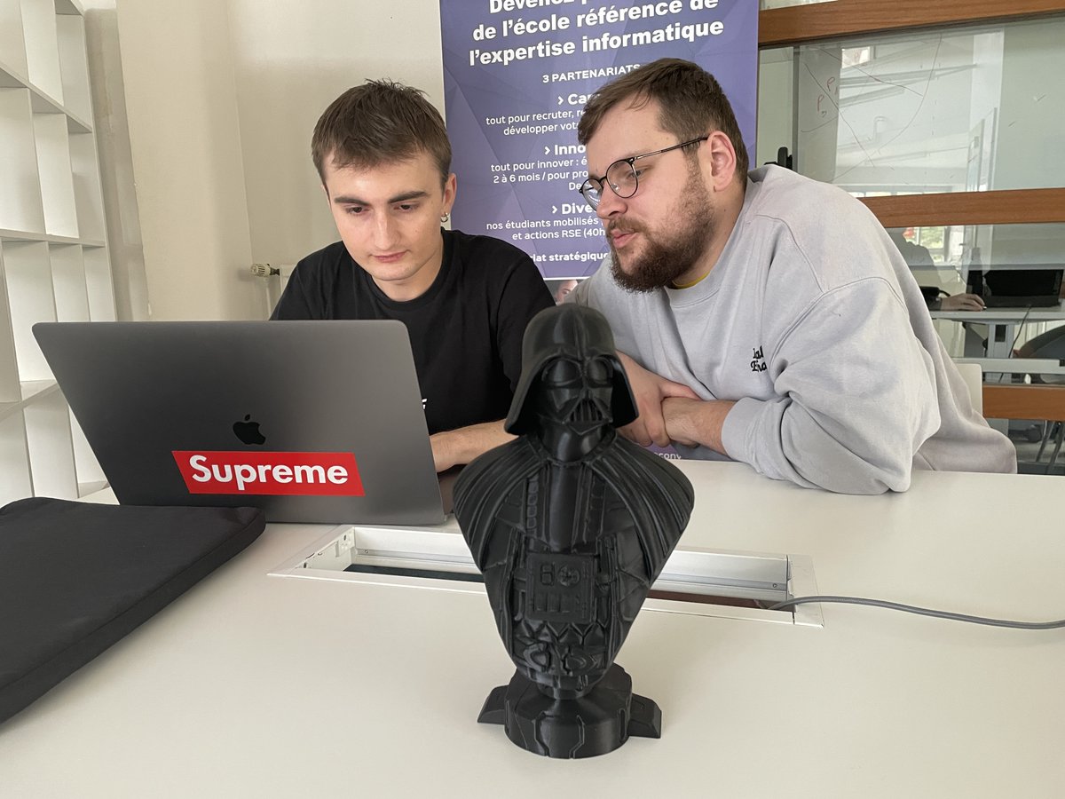 dimitry18's tweet image. En ce #StarWarsDay, May the 4th be with you (et avec les étudiants/apprenants @Epitech et @webacademie)✨

#MayThe4thBeWithYou #StarWars