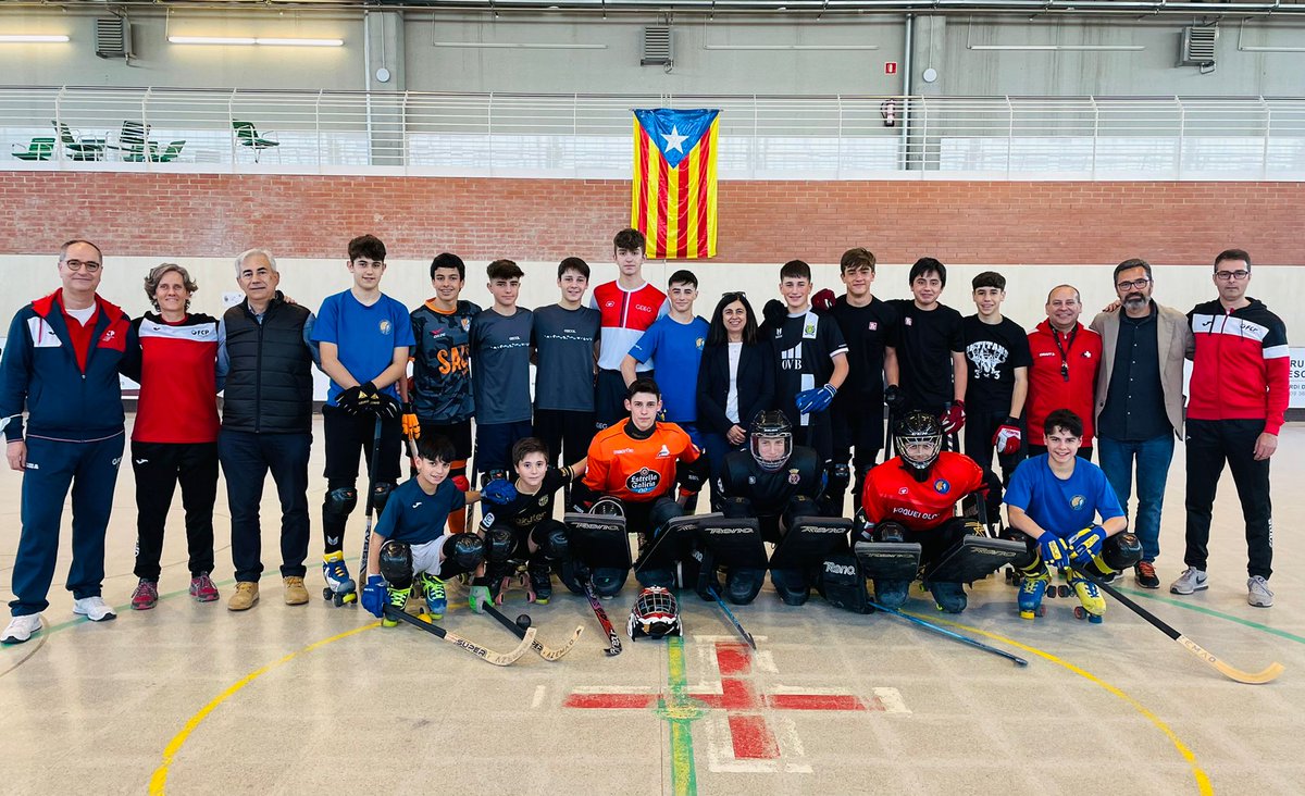 [🏑] 🤩 Entrenament de les preseleccions territorials de Girona amb visita dels seleccionadors catalans Jordi Camps i Josep Mª Barberà, juntament amb Cati Fontané, Delegada Territorial de la FCP a Girona, i de Quim Pastor, Secretari General.