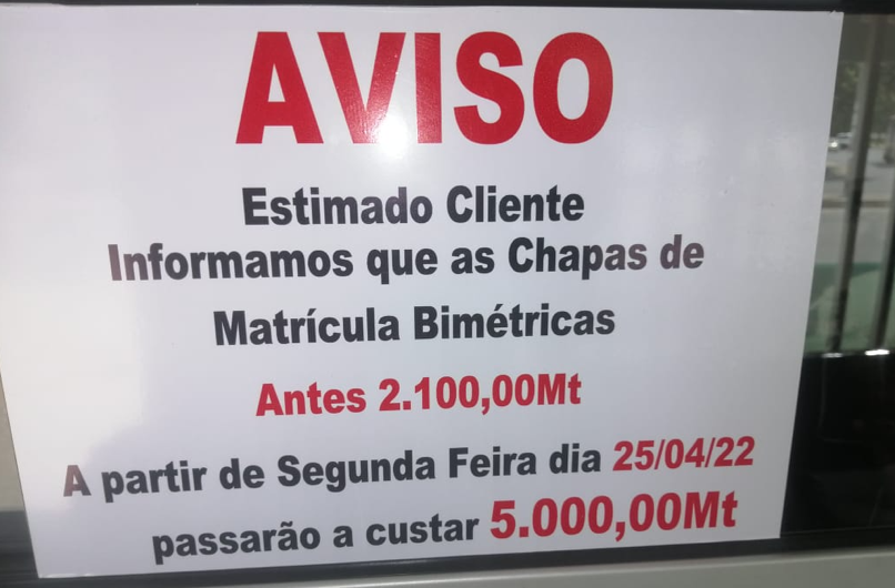CIPMoz's tweet photo. Desde 25 de Abril, as chapas de matrícula de veículos automóveis aumentaram de preço de venda ao público, dos actuais 2000 meticais para 5 mil meticais.
Leia o texto na íntegra: https://t.co/vEDGgtWgLr https://t.co/vZ2GecRhq8