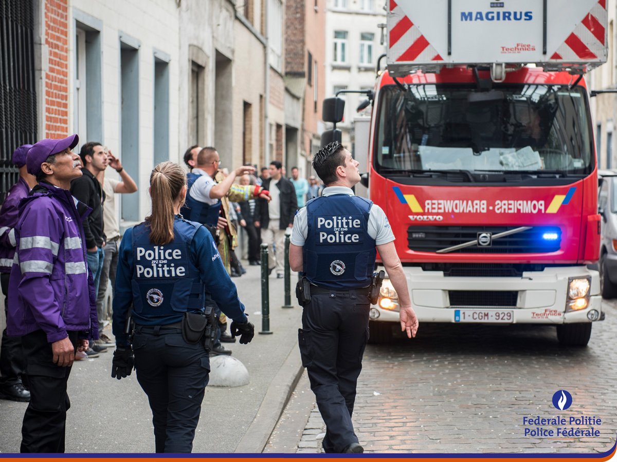 federalepolitie's tweet image. Op deze #internationaledagvandebrandweer brengen we hulde aan de mannen en vrouwen van de brandweer, onze partners bij vele rampen... #wederzijdsrespect #firefightersday #brandweer