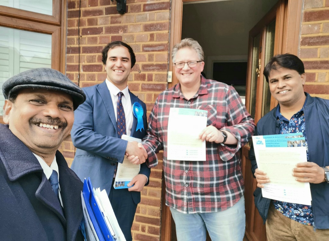 Bluehanworth's tweet photo. One Day to go!! Vote for Conservative!! Voting 05 May!!

Hanworth residents in full support!!  Let's TAKE BACK HANWORTH !! https://t.co/20arKiW7y9