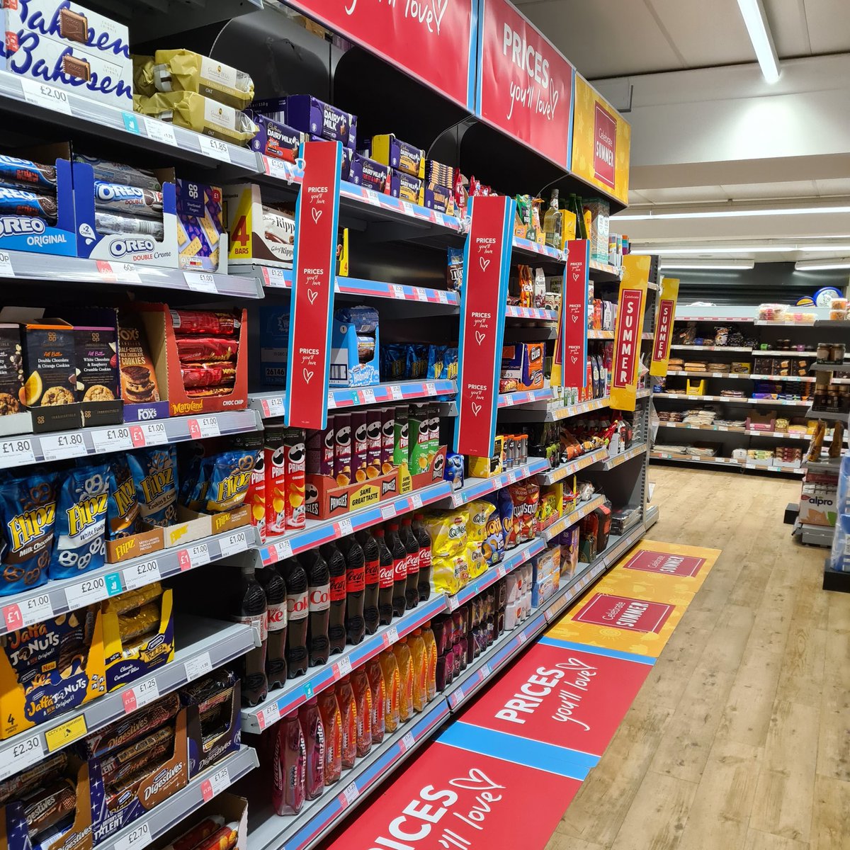 HFSS rollout complete in Acomb Coop, great job and looks really impactful. @collettdan25 @JoshMcNaboe @mazieblake12345 @furnivalderek @CP_Whitf @MattHood20