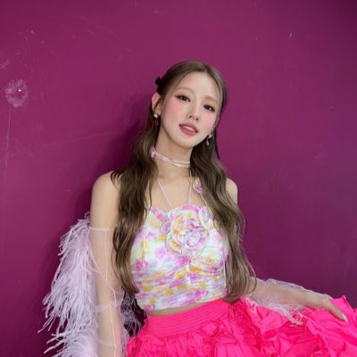 hwangkylo's tweet photo. #NewProfilePic pink miyeon for leni-kiko! #LeniKiko2022 #StreamMY #MIYEON_Drive_OutNow https://t.co/djJgTubH0p