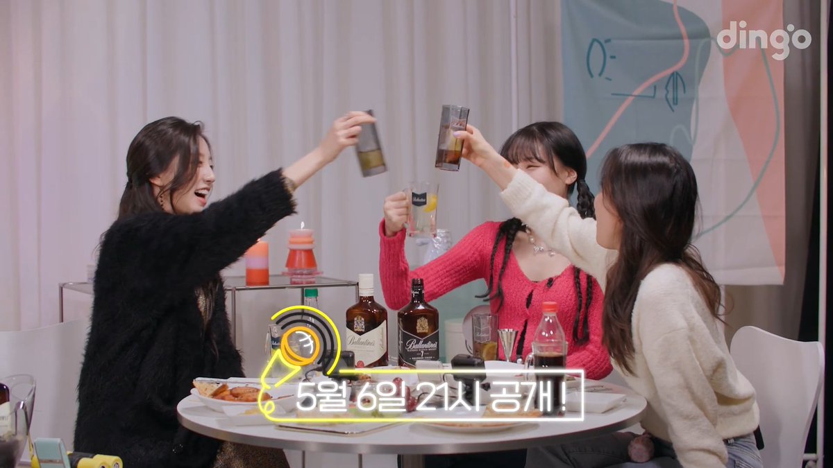 iiloveryu's tweet photo. With Jiwoo unnie and Yeinnie for Dingo Chart-In Karaoke

 https://t.co/irW5PJurwG