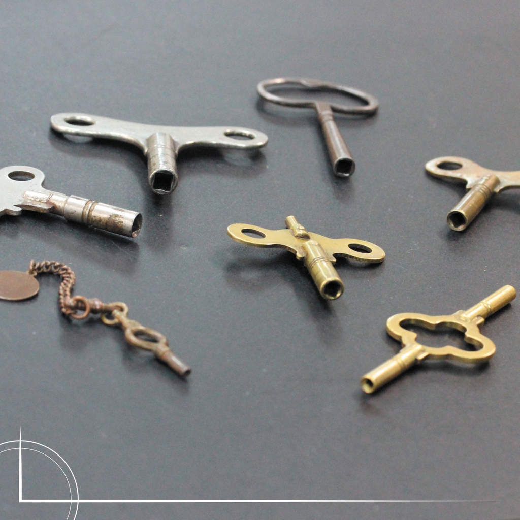 SMichlmayr's tweet photo. Here's your weekly reminder to #windit ⏰ Not every key looks the same and we love to see all of the different winding keys that match your ornate clocks however we wont need to take them in when we repair your clock as we have our own master collection 😉 https://t.co/xRF6HxLHG3
