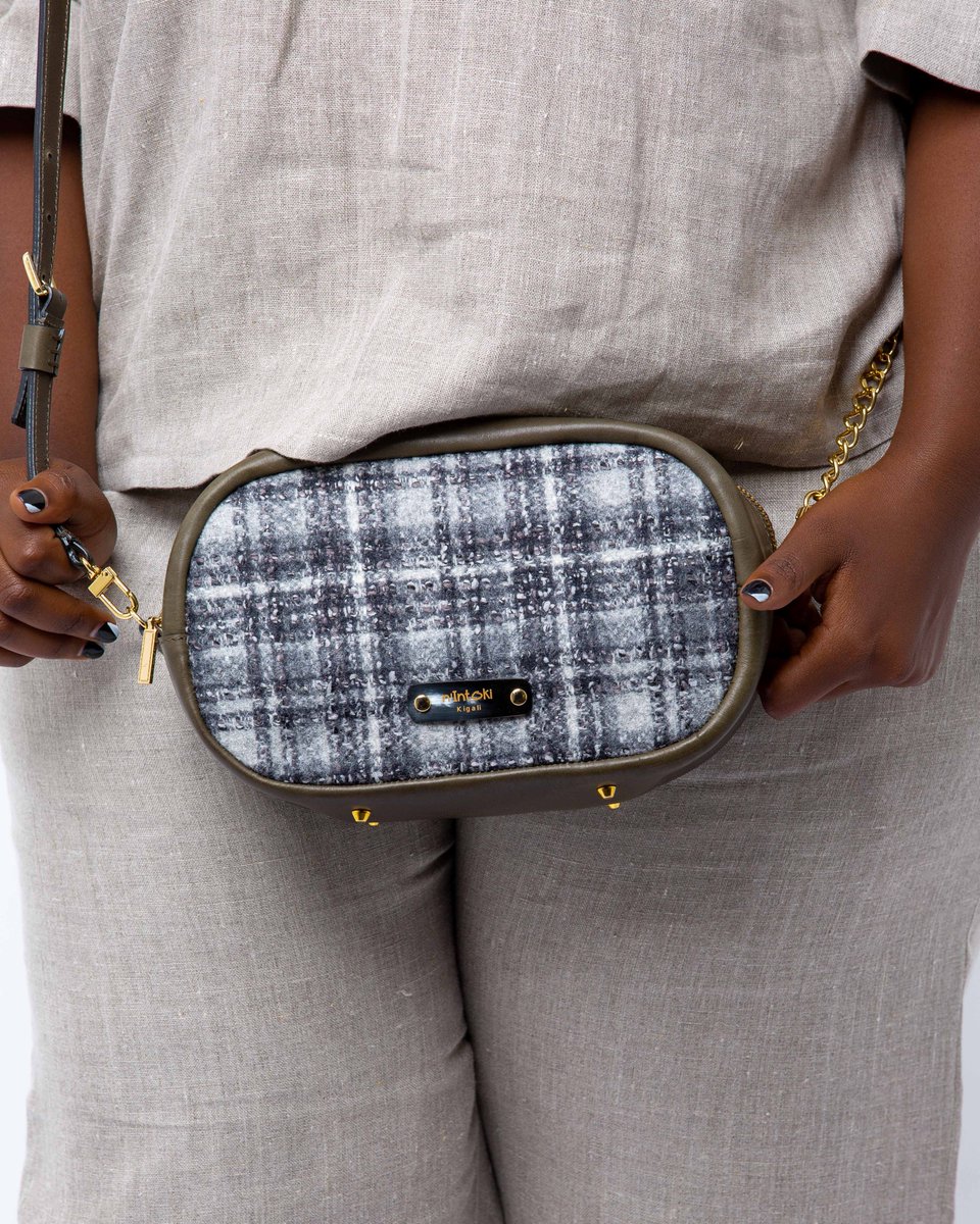 Gasaro Tartan crossbody is perfect for someone always on the go, easy to wear, and convenient to carry around. Find one @StudioRwanda!
 #fashion #style #instagood #photography #photooftheday #beautiful #picoftheday #model #bhfyp #RwOT