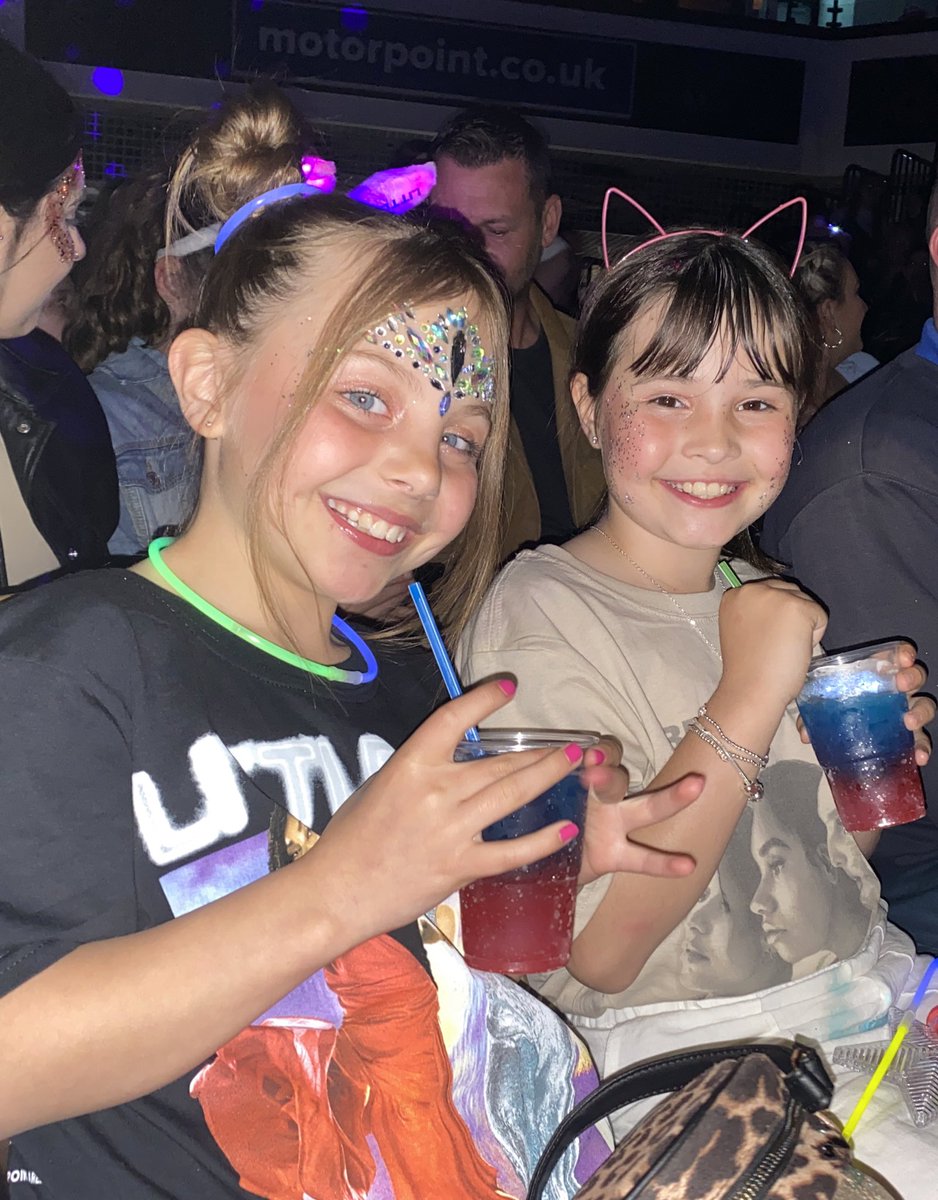 KRicketts31's tweet photo. @missswilliams2 apologies but I was requested to share their extremely late night with you 😂🙄
Sorry if you don’t get much out of them today 🤦‍♀️ https://t.co/0gl0EhBQ5T