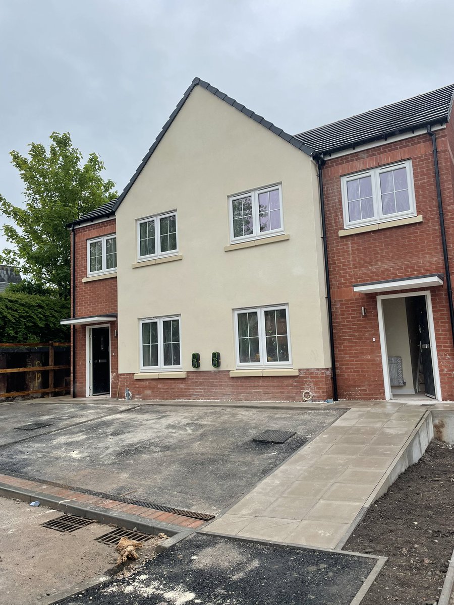 Almost there now with these beautiful family homes in Helsby with a lovely little park behind the build. Building these new homes for <a href="/weavervale/">Weaver Vale Housing Trust</a> , has been an absolute pleasure 🏘🏘🏘