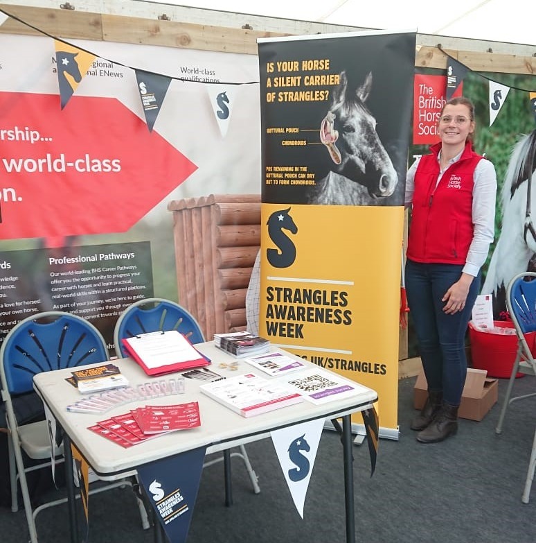 StranglesWeek's tweet image. Visit the @BritishHorse stand (101) at @bhorsetrials to chat with us and take a Strangles quiz! 🤓 Don't miss @RedwingsHS and @BritishHorse Live Zone talk on Saturday!

Get your 3rd entry in by 4pm for the chance to be our first #TempCheckChallenge winner tinyurl.com/mw2zfyuk