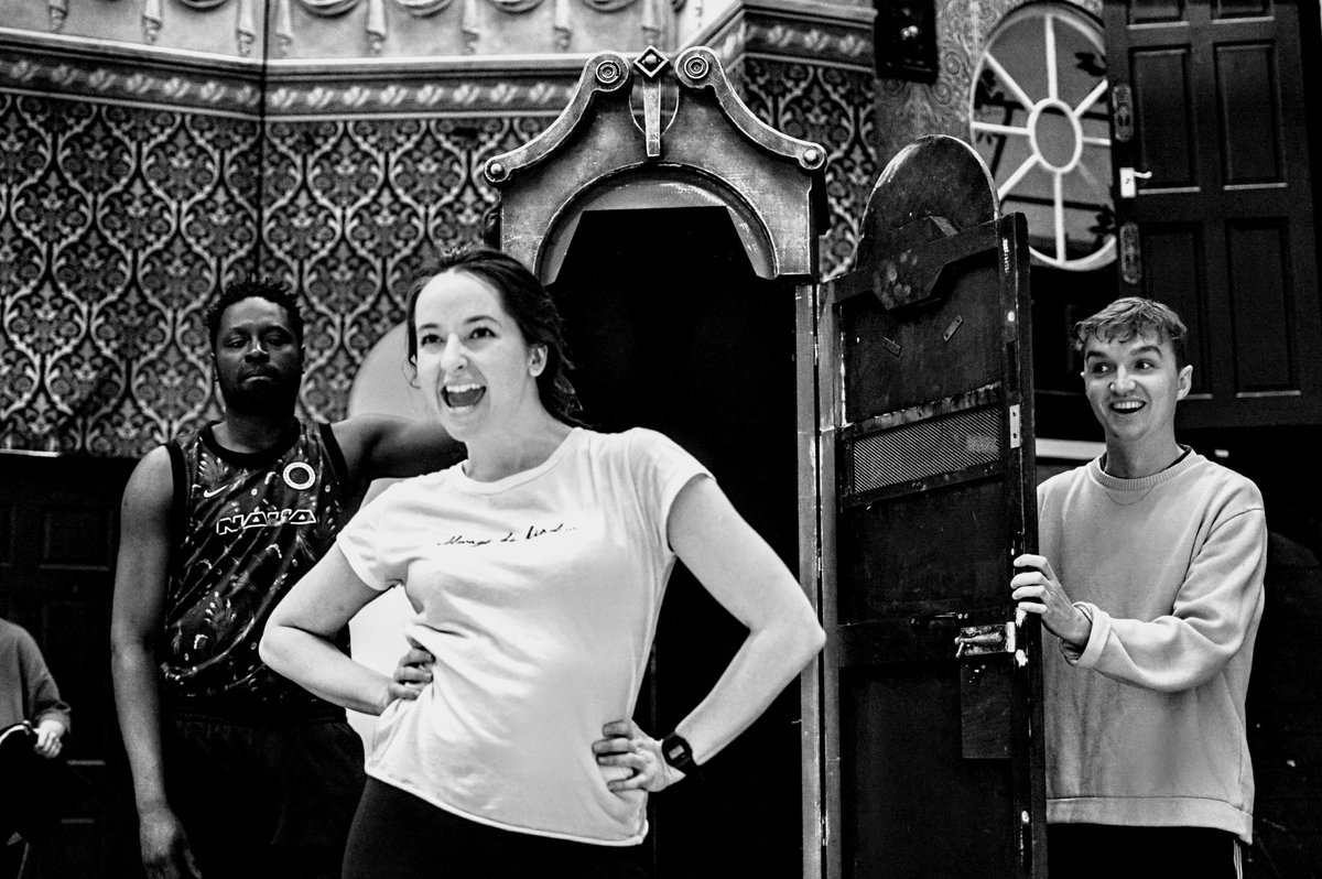 mrgabrielpaul's tweet photo. Everyone knows Wednesdays are usually the worst day of the week. But not today, as we have not one, but two of our fantastic #Thunderstudies @MaryMcGurk6 and @willptaylor appearing as Annie and Dennis in the @playgoeswrong matinรฉe at @SouthendTheatre! https://t.co/si6MPqDche