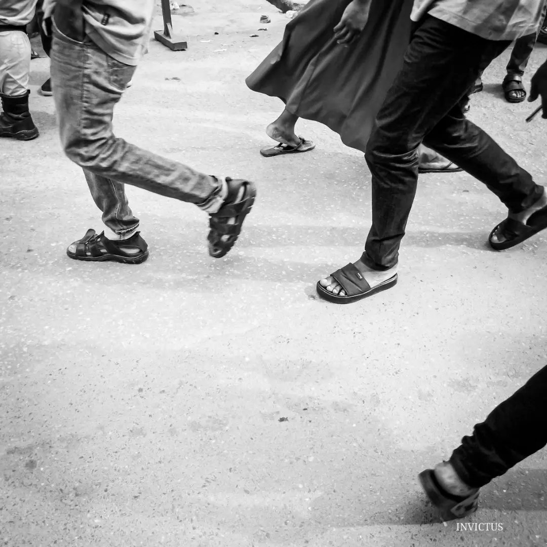 invictusworldc2's tweet photo. I want to leave my footprints on the sands of time,
And know that there was something I left behind,
When I leave this world, I'll leave no regrets 
Leave something to remember, so they won't forget
I WAS HERE..........

Lagos Life
Lagos, April 2022.
#streetphotography #moments https://t.co/gm6QXKHa8G