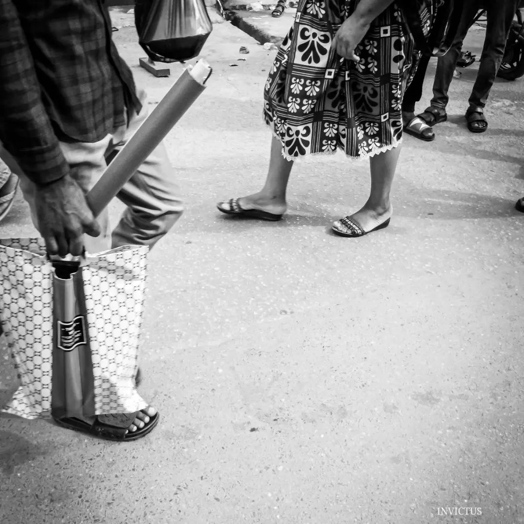 invictusworldc2's tweet photo. I want to leave my footprints on the sands of time,
And know that there was something I left behind,
When I leave this world, I'll leave no regrets 
Leave something to remember, so they won't forget
I WAS HERE..........

Lagos Life
Lagos, April 2022.
#streetphotography #moments https://t.co/gm6QXKHa8G