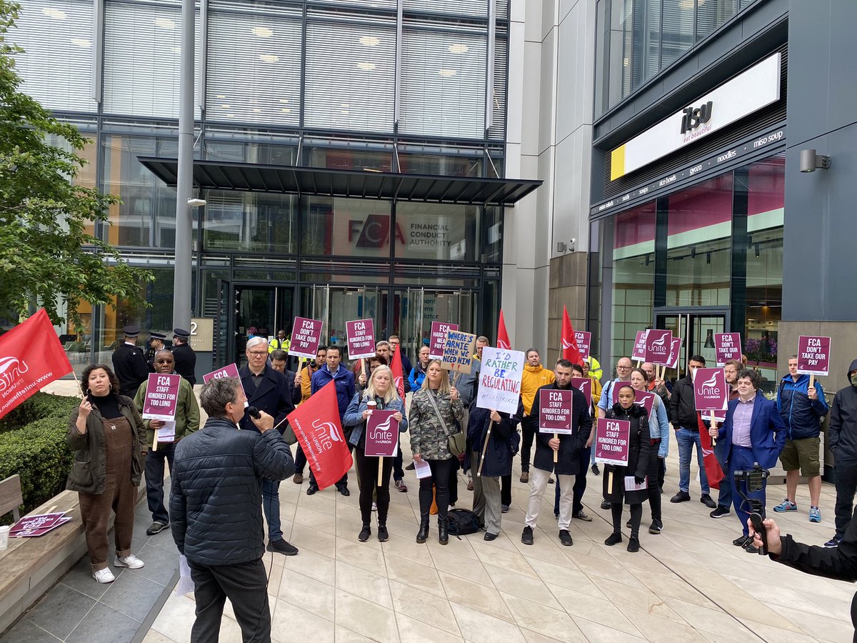 andyunite's tweet photo. Financial Conduct Authority @Unite_Finance members standing strong and united to fight for Fair Pay and Union Recognition. #FCAStrikes #FairPay https://t.co/gtgUpWUO0z