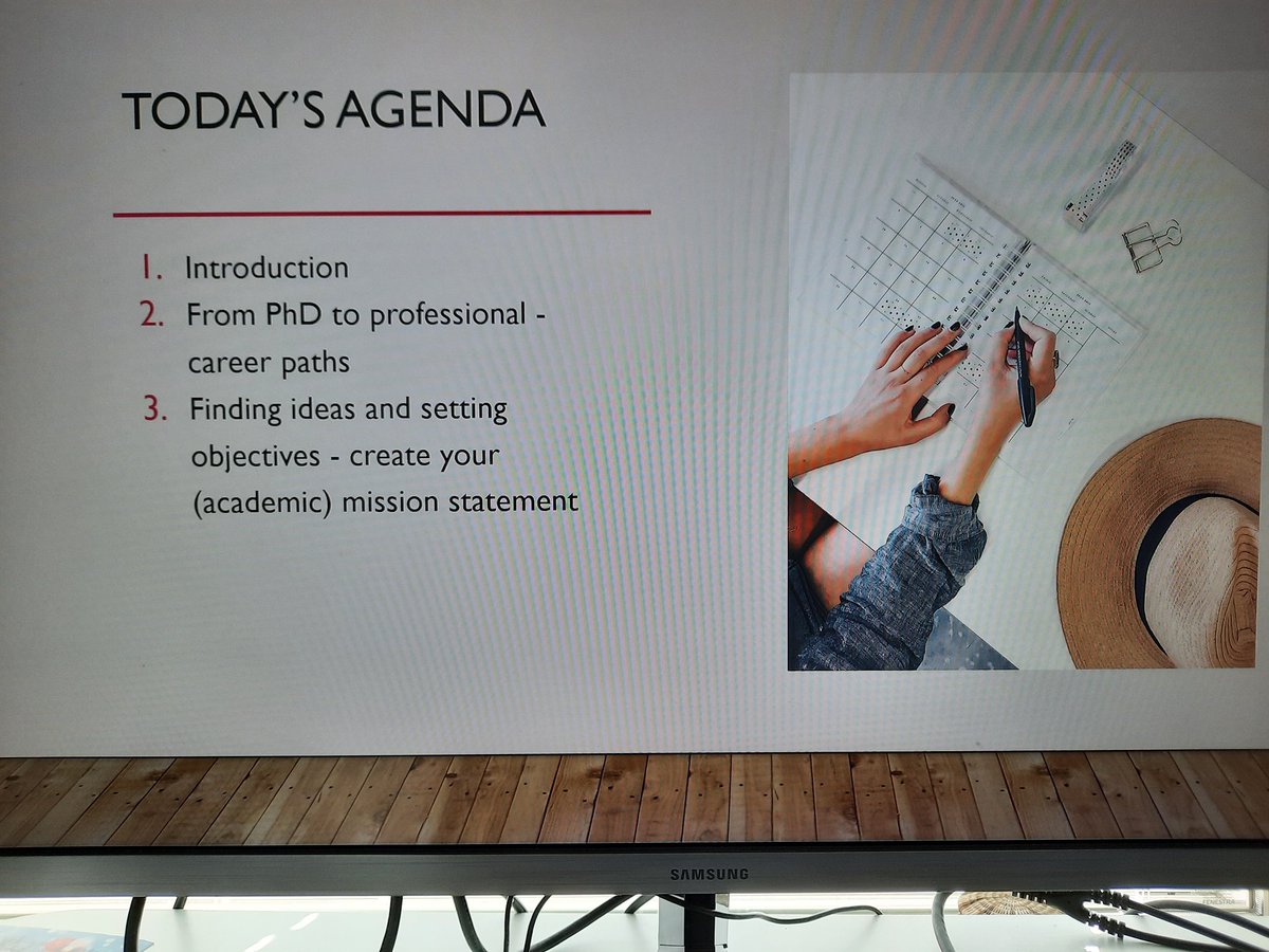 johannaisosavi's tweet image. Oli ilo olla aamulla antamassa keynote-luento @cchlindho kanssa akateemisesta urasta #SpringSchool2022 @kielikampus @uniofjyvaskyla