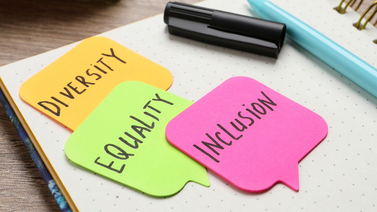 ScreenIreland's tweet image. 📣 We have a few more spots left for our EDI policy development course starting tomorrow!

Essential for producers, directors and organisation/company leaders who wish to implement a clear policy on diversity, equity and inclusion in the workplace 👇

🔗bit.ly/374XfcQ