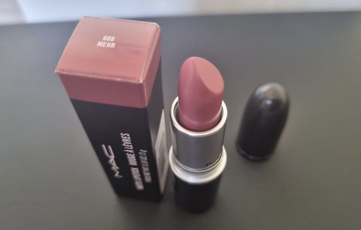 katzemccarthy's tweet photo. #maccosmetics #makeupdelivery #katmccarthy #katzemccarthy https://t.co/KBDbx0N3fW