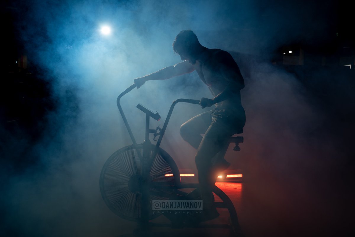 GodoxGlobal's tweet photo. Cool photoshoot with Godox #LC500R and #AD100Pro by photographer Daniil Ivanov. Light stick LC500R offers various light colors and creates different atmosphere for stunning photos.
#godox #photography #photographer #photo #lighting #flash #lightstick #creative #lightcolor https://t.co/Z6UGoETgoG