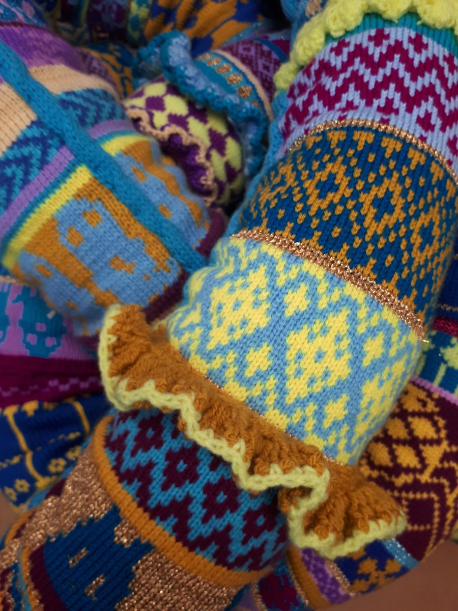 New things are happening #Wednesdayvibe #knitting #pattern #machineknitting #artist