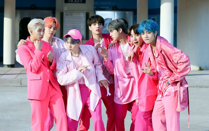 taenycart's tweet photo. bangtan said 💗🌷🎀 https://t.co/XGCl9NhL4M