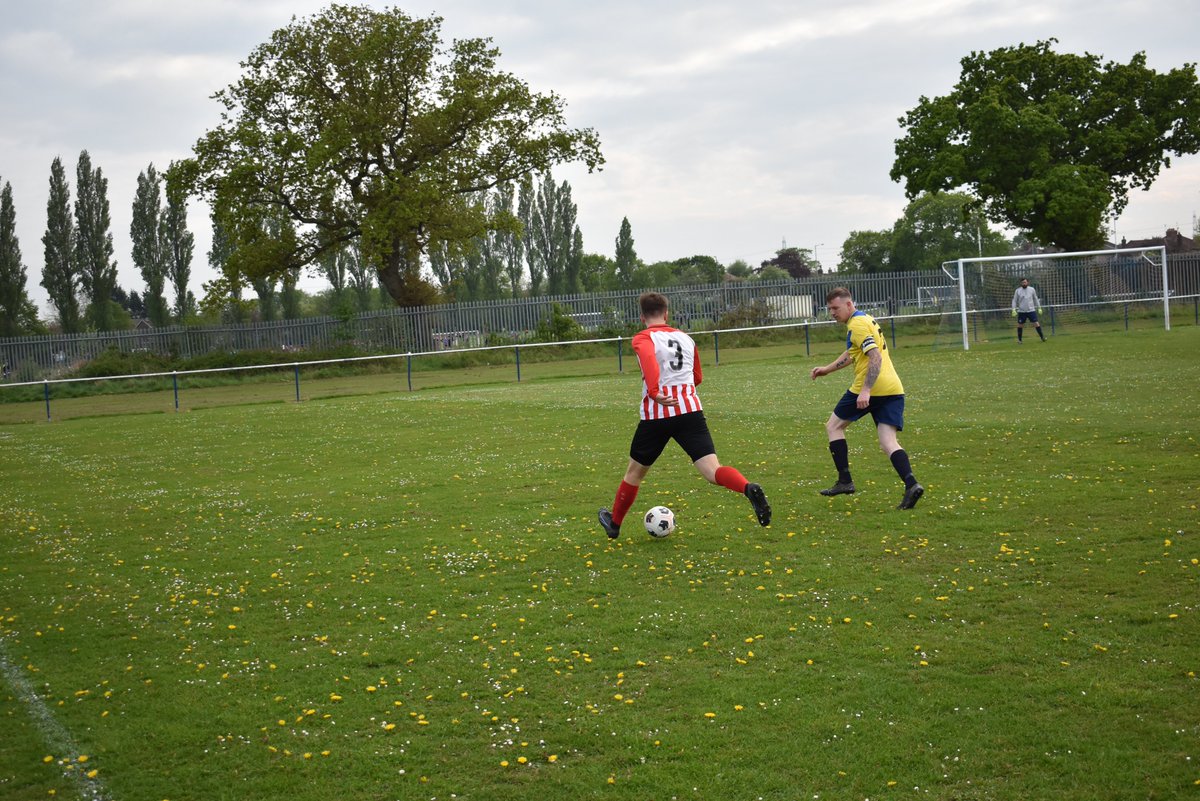JeffAlbiston's tweet photo. ⚽️ AC Innovent vs @DeeRangers
📆 Tues 3rd May 2022
🏆 Section B league match.
🏟️ Whitby Sports & Social Club
FT: Lost 1-0
And thats it, the season is over for the Mighty Dee. We finished 3rd in the league.
#SundayFootball #midweekmatch #finalgameoftheseason https://t.co/itaabna6Gh