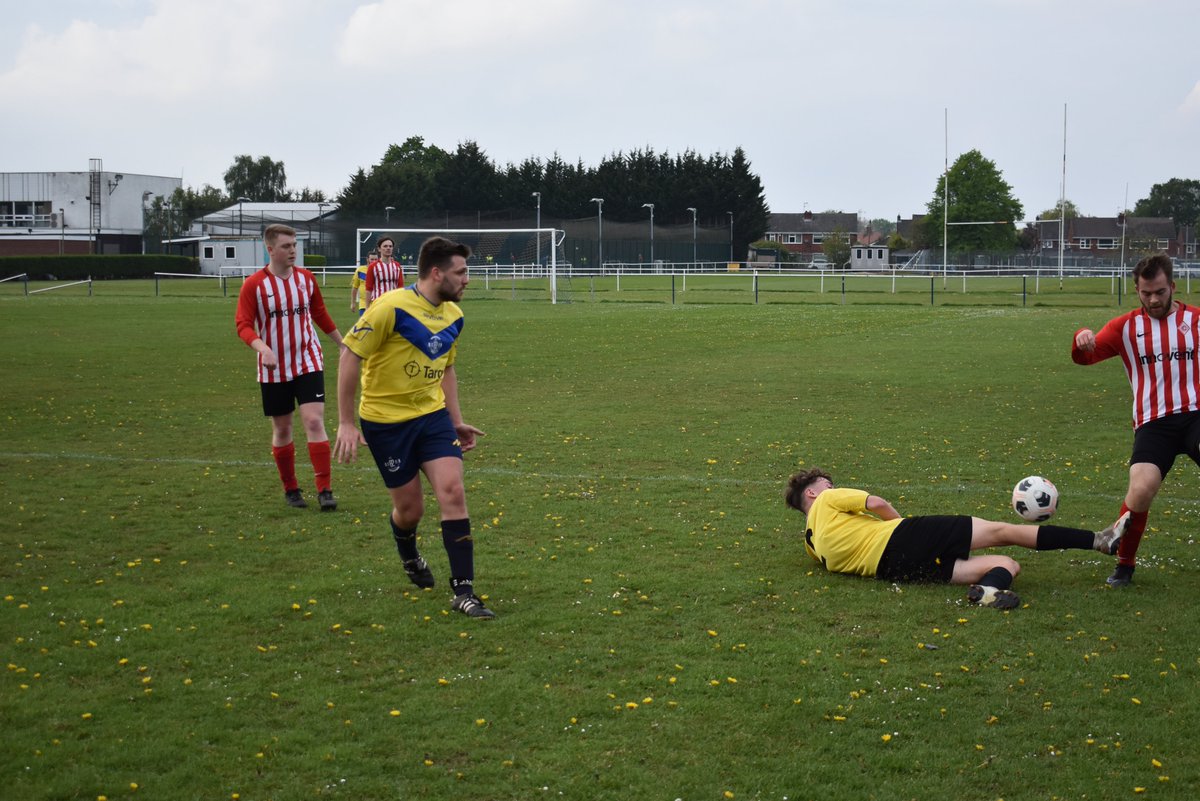 JeffAlbiston's tweet photo. ⚽️ AC Innovent vs @DeeRangers
📆 Tues 3rd May 2022
🏆 Section B league match.
🏟️ Whitby Sports & Social Club
FT: Lost 1-0
And thats it, the season is over for the Mighty Dee. We finished 3rd in the league.
#SundayFootball #midweekmatch #finalgameoftheseason https://t.co/itaabna6Gh