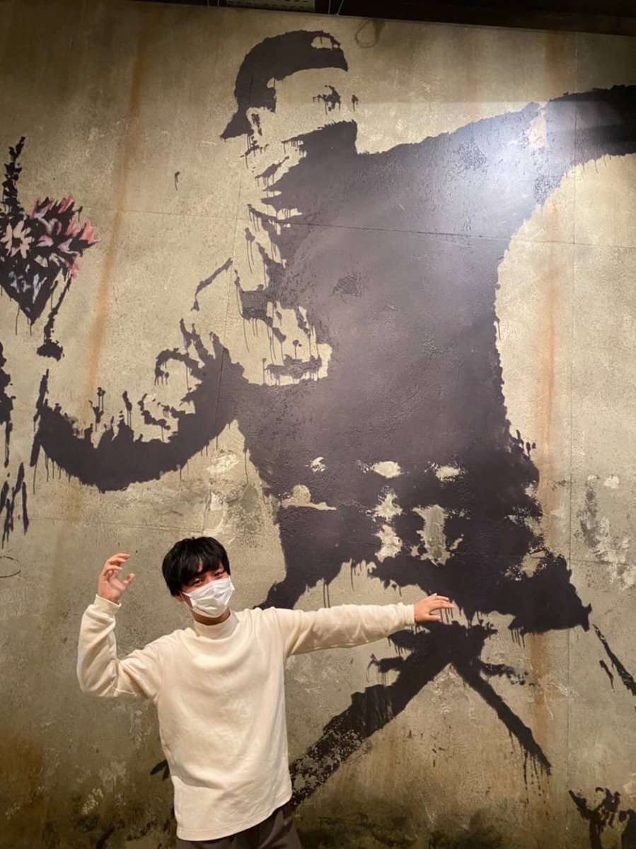 ゼミ生紹介⑥ゆうすけ
関西出身のお笑い感度高め男子

研究テーマ:スポーツブランドを用いた地方創生

山下ゼミは先生とゼミ生の距離も近くみんな仲良しなゼミです！みんな学問にも一生懸命取り組み、公私共に充実した大学生活を送れます！たくさんの人が山下ゼミに入室してくれることを期待しています