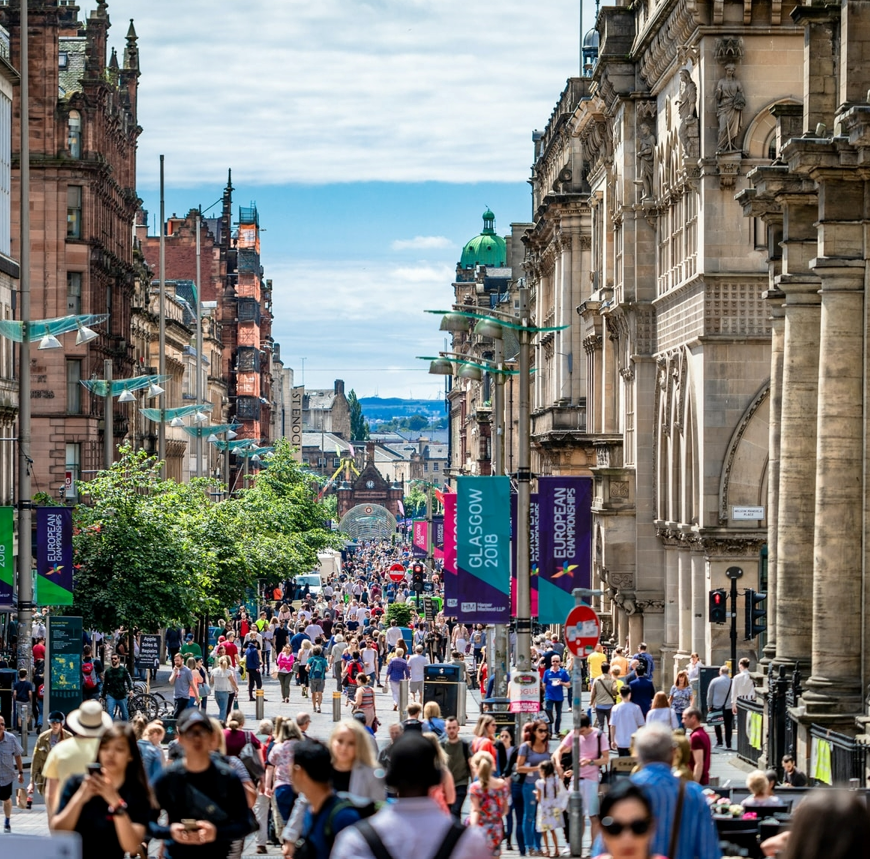 PurpleHeather17's tweet photo. What city do you prefer... Glasgow or Edinburgh? 🤔 

Let us know down in the comments! 

#purpleheatherscottishtours #edinburgh #glasgow #scotland #travel https://t.co/qIzwmcVDs2